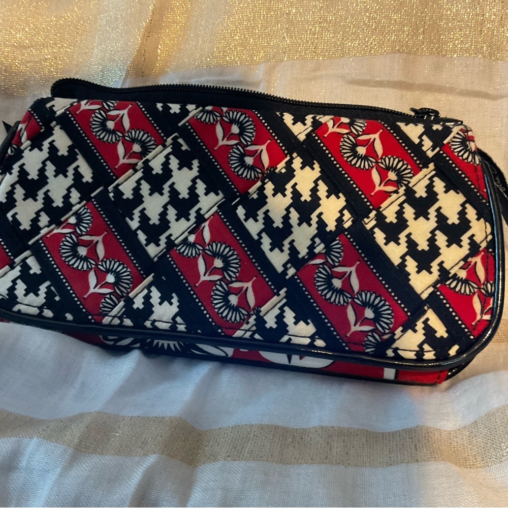 Vera Bradley coach bag, very nice, very pretty